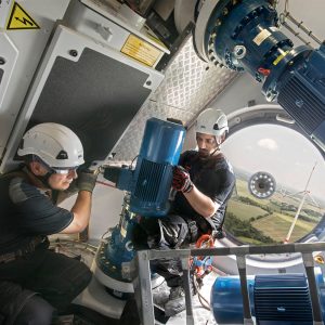 augmented_reality_wind_turbine_motor_inspection_vrexa_smart_glasses